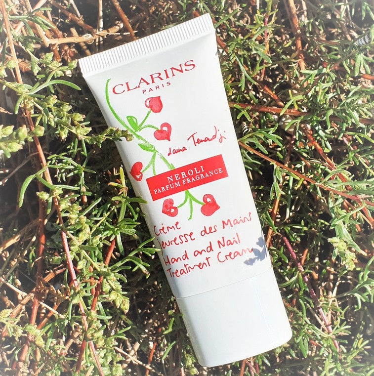 Nouvel article sur le blog 💙
Le Prix Clarins pour l’Enfance et la Crème Jeunesse des mains Néroli, un engagement fort 😍
muse-about-city.fr/2020/09/le-pri… #Clarins #PrixClarins #cremejeunessedesmains #ClarinsEngagements #hivency @ClarinsFR @hivency