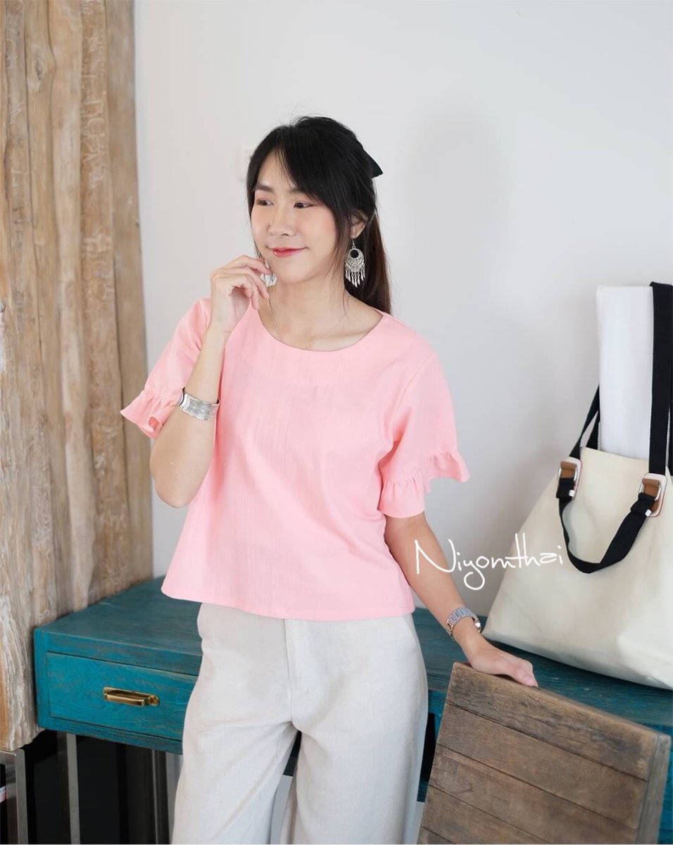 candy_lookom's tweet photo. 🌈250฿ 3ตัว ส่งฟรี เสื้อคอกลมเรียบๆสีพื้นแขนระบาย 
🚚ช่องทางสั่งซื้อสินค้า📮
คลิก>> https://t.co/TZampA1zTV หรือ @ooq6991f (มี @ ข้างหน้า)

#เสื้อพื้นเมือง #เสื้อผ้าพื้นเมือง #ชุดพื้นเมือง #เสื้อผ้าฝ้าย #เสื้อผ้าพื้นเมืองแฟชั่น #เสื้อผ้าฝ้ายพร้อมส่ง #เสื้อผ้าพื้นเมืองพร้อมส่ง https://t.co/dOBvFh7Upl