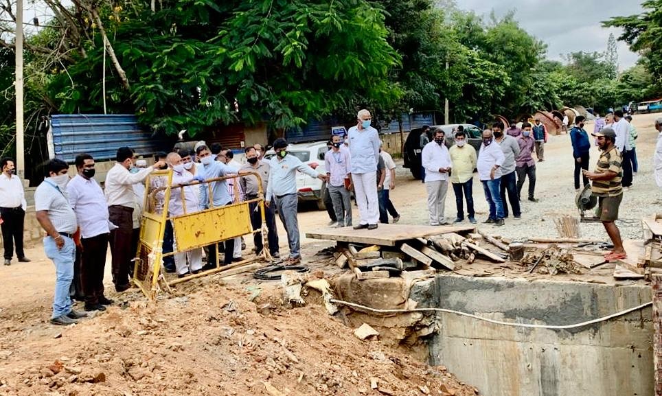 RLR_BTM's tweet photo. Inspected the BWSSB pipeline work near Seva for Action Junction, at ST Bed Ejipura ward.
#BESCOM #KPTCL #Ejipura #Koramangala #STBed https://t.co/3aAWE0AQXH