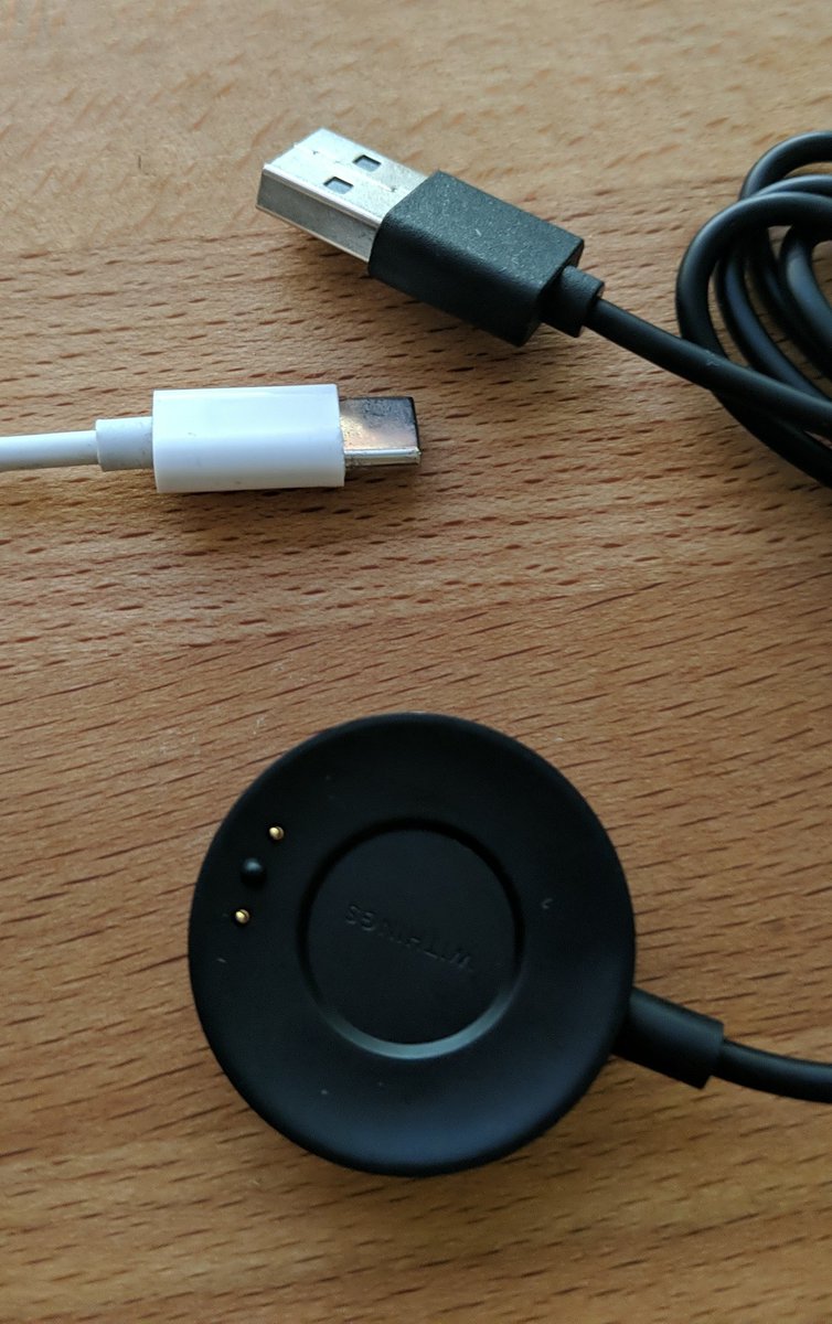 SachaJolly's tweet photo. Salut @WithingsFR ! Je viens de recevoir ma ScanWatch, elle est super jusque là ! Mais vous vendez des chargeur de ce type en USB C ? Je suis passé en full USB C etc ca m'fait un peu chier d'avoir de l'UBS A juste pour ça... 😔 https://t.co/61e22scupJ