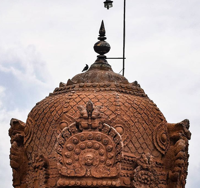 - 1.3 lakh ton of granite was used to build the temple which was transported by 3000 elephants from 60 kms away.-The temple was constructed without digging the earth-The Kumbham at the top of the temple tower weighs 81 tons and is carved from a single piece of granite