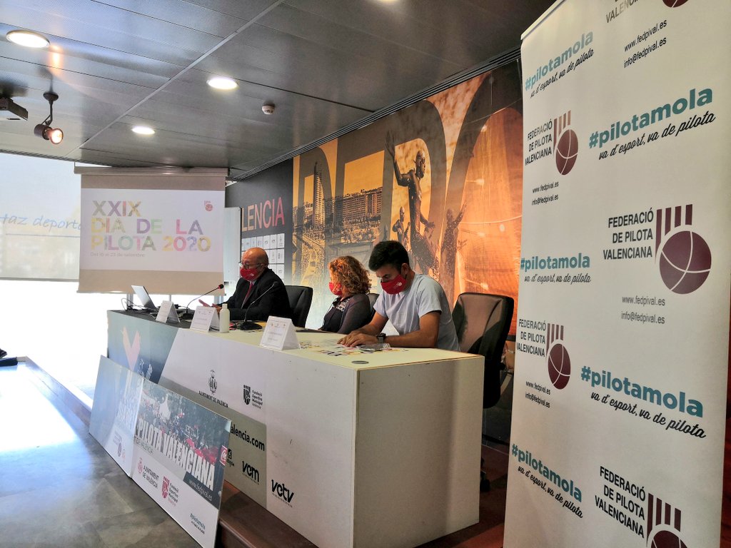fedpival's tweet photo. Presentació del XXIX Dia de la Pilota 2020 a La Petxina @FDMValencia, comença una setmana de celebració i reivindicació del nostre esport!
#pilotamola #vadebo #DiaPilota2020 https://t.co/Z45n4sZS6o