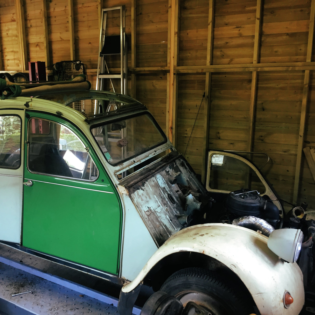 flexbox_'s tweet photo. C'est parti pour la réparation du moteur de notre 2CV
#2cv #automobile #aventure #babelraid #challenge #chti #chtiyala #desert #gerryblyenberg #humanitaire #maroc #morocco #northafrica #offroad #picoftheday #pictureoftheday #raid #raidmaroc #rally #rallye #rallyedesgazelles https://t.co/6AKYYNeG4C