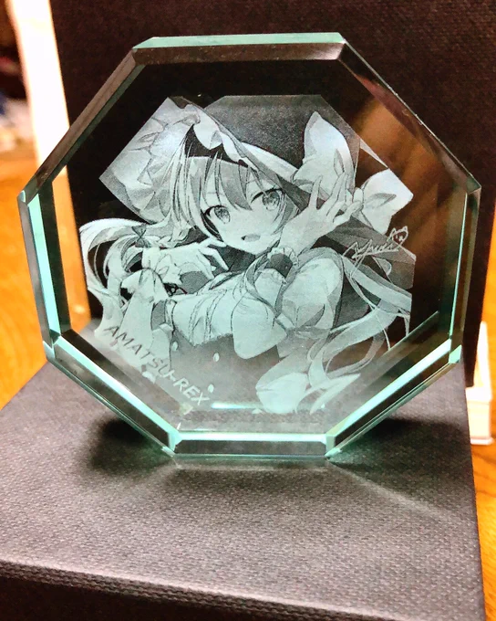 yoshi様(@Yoshi_AMT_REX)にて魔理沙のイラストがクリスタルガラスになりました!とても綺麗です✨✨
先行予約が始まってるみたいなのでよろしくお願いしますー! 