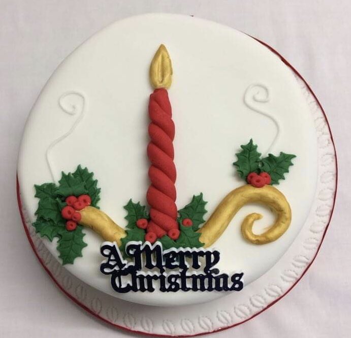 FridayCakes's tweet photo. 🎅🏻Christmas cake orders now being taken 🎅🏻 Cakes are baked in October and matured &amp; decorated before delivery in December 🚚 See our Facebook page for details 😊 https://t.co/nIlrzN2EMQ