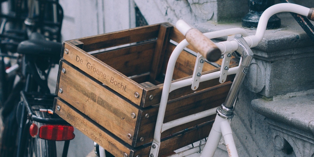 In de ochtend #vrolijk &amp; #onbezorgd op de #fiets springen? #Tip: Denk dan eens aan het #4100plus #slot van #Nemef in jouw #voordeur! Dit slot draait jouw #deur automatisch op slot. Hoe handig, #veilig én #makkelijk is dat? nemef.nl/4100plus #veiligvanhuis #onbezorgdgenieten