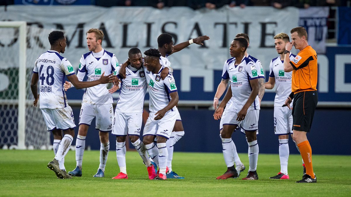 Coronavirus slaat toe bij Anderlecht: 3 spelers en 2 medewerkers besmet 

nmky.be/2FD0gne