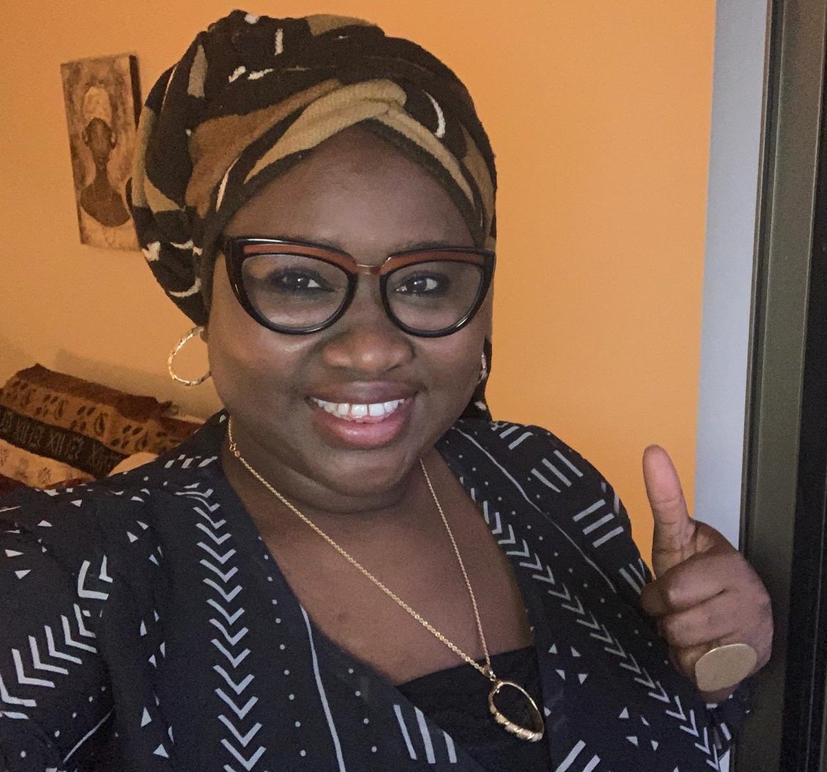 fleurdubaol's tweet photo. @mamouchkadiop #madeinsenegal ambassador wearing our #readyrowear Turban rΓ©al AFRICAN Fabric BOGOLAN ππ https://t.co/HtCrjd6fvX