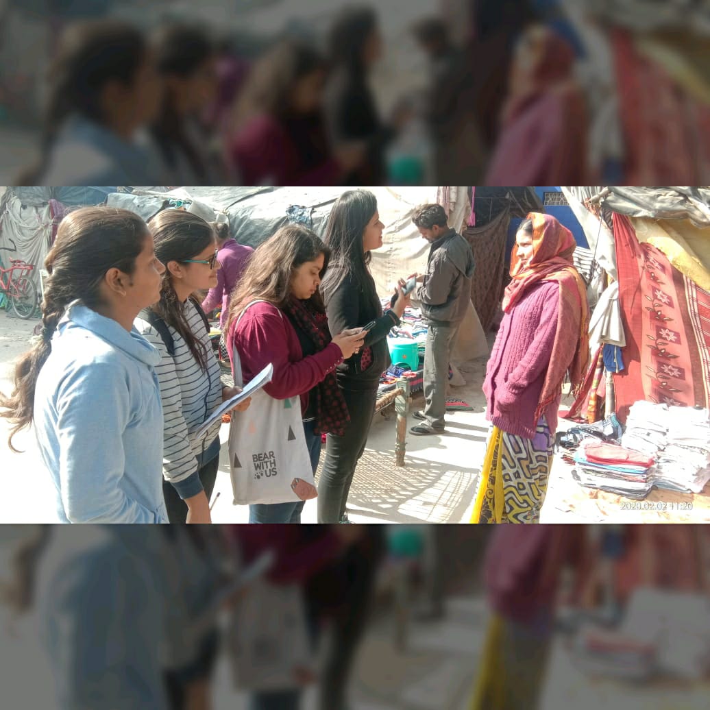 StrongShe_'s tweet photo. "No one is useless in this world who lightens the burdens of another" - A little smile on someone's face will make your day brighter.
Sharing some more memories of on-field work by the volunteers of StrongShe
The memories that will last forever🌻
#StrongShe
#Kindbeings https://t.co/KdS4YxO6yS