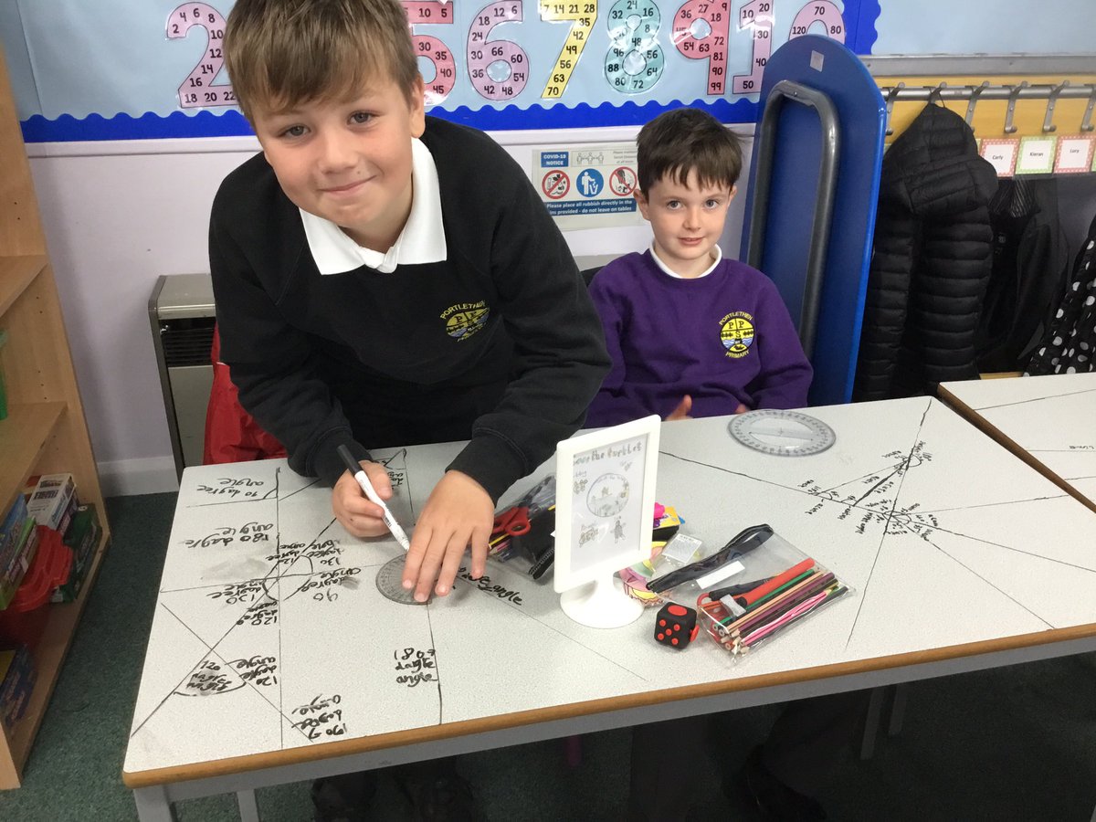 Portyschool's tweet image. P6/7CR measured and labelled the angles they found on their tables this morning. They are definitely getting more confident in using a protractor. #measuringangles