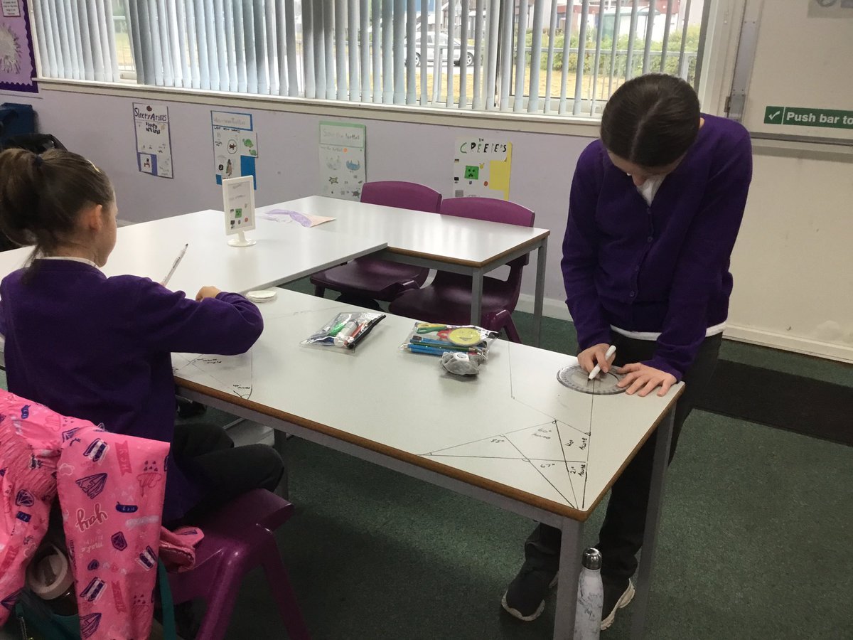 Portyschool's tweet image. P6/7CR measured and labelled the angles they found on their tables this morning. They are definitely getting more confident in using a protractor. #measuringangles