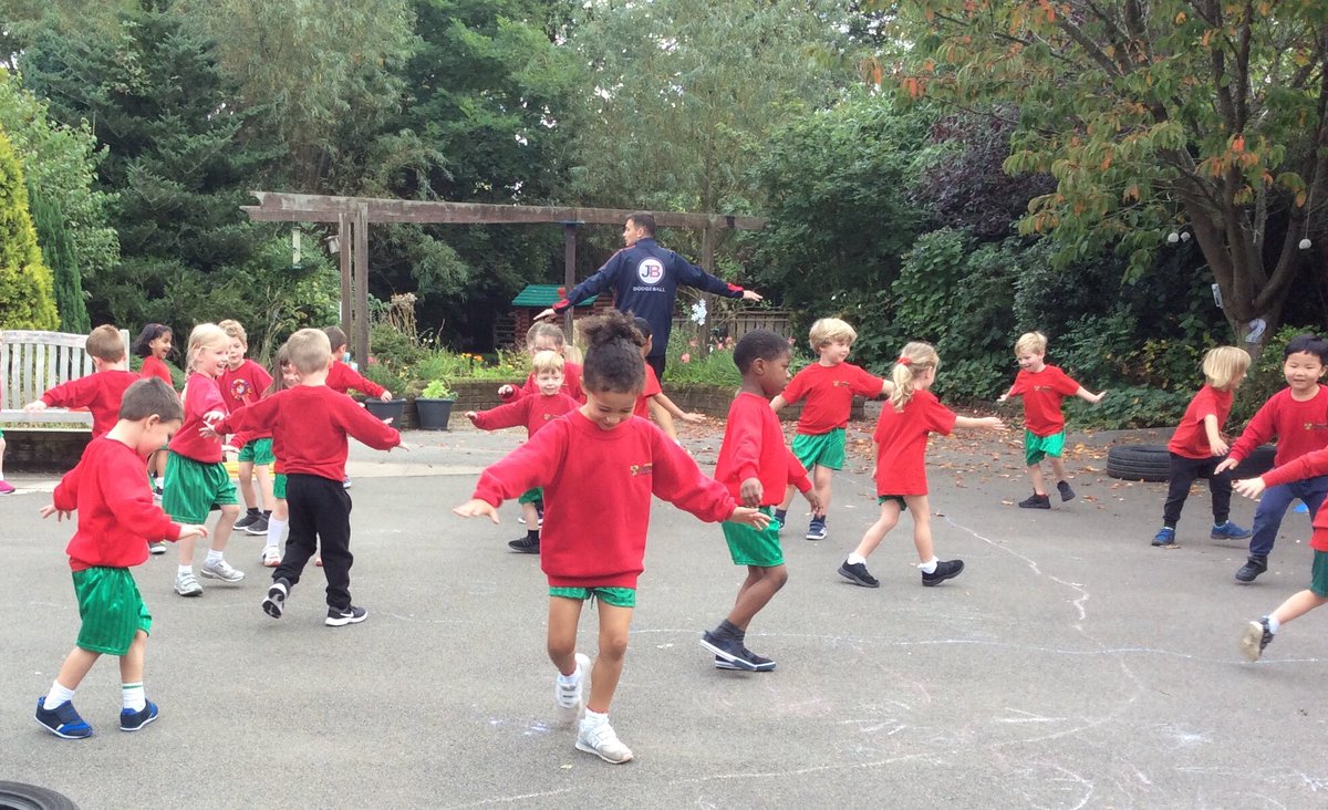 Cloverlea1917's tweet photo. Reception were very good practicing our catching and throwing with @jbdodgeball. We also did some super listening so we could steal the cone! https://t.co/HYAf7owlob