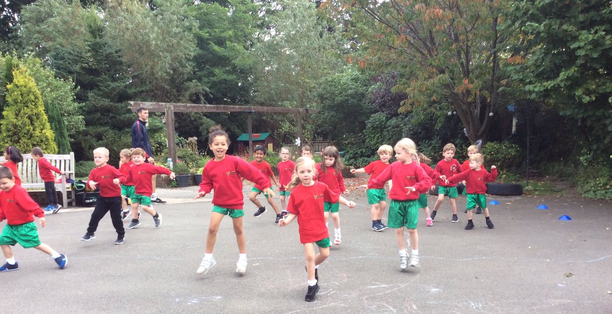 Cloverlea1917's tweet photo. Reception were very good practicing our catching and throwing with @jbdodgeball. We also did some super listening so we could steal the cone! https://t.co/HYAf7owlob