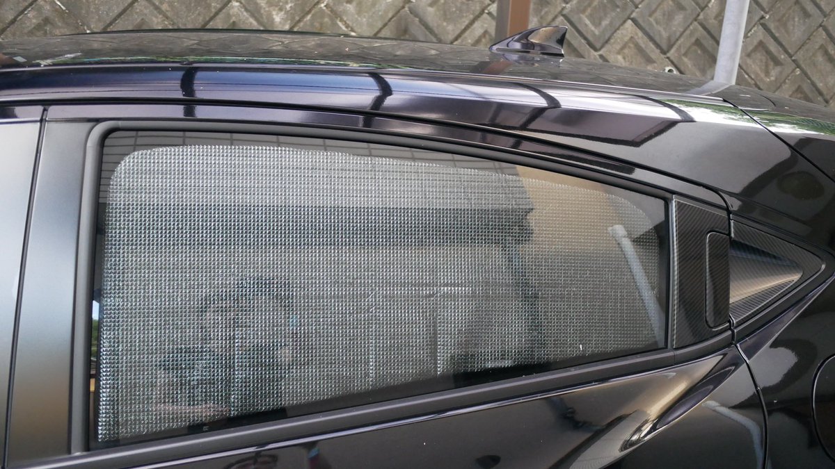 みじゅ 車中泊で日本一周 ヴェゼルでの車中泊旅行を今後していきたいと思ってます それに向けて 断熱目隠しパネル をdiyしました 車中泊をお考えの方もご自身の車の目隠し作りに応用可能ですのでぜひ 今週末アップ予定です