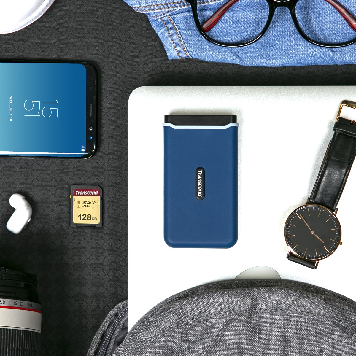 Transcend_UK's tweet photo. Make sure that the Transcend ESD350C is part of your everyday essentials, whether you're at #work, #university or #college 💻
Save up to 960GB of files, including images, on our fastest SSD with transfer speeds up to 1,050 MB/s 🤩
Shop for yours today 👇
https://t.co/L3lJNrwiSe https://t.co/yf80Dd7T0O