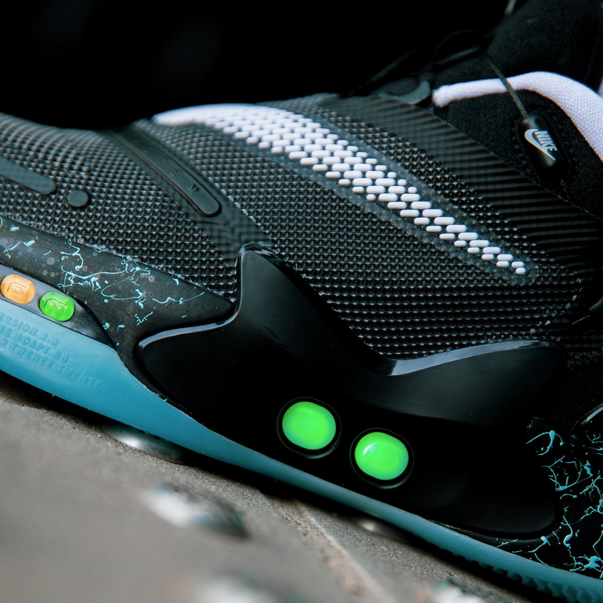 Footpatrol_ldn's tweet photo. Here's an 'On the Foot' look at the Nike Adapt BB 2.0 UK. Launching in-store and online on Thursday 17th September (Available online from 08:00AM BST), sizes range from UK7.5 - UK9.5, priced at £300. #Nike #NikeAdapt #NikeAdaptBB #AdaptBB https://t.co/icSJF7qO3v