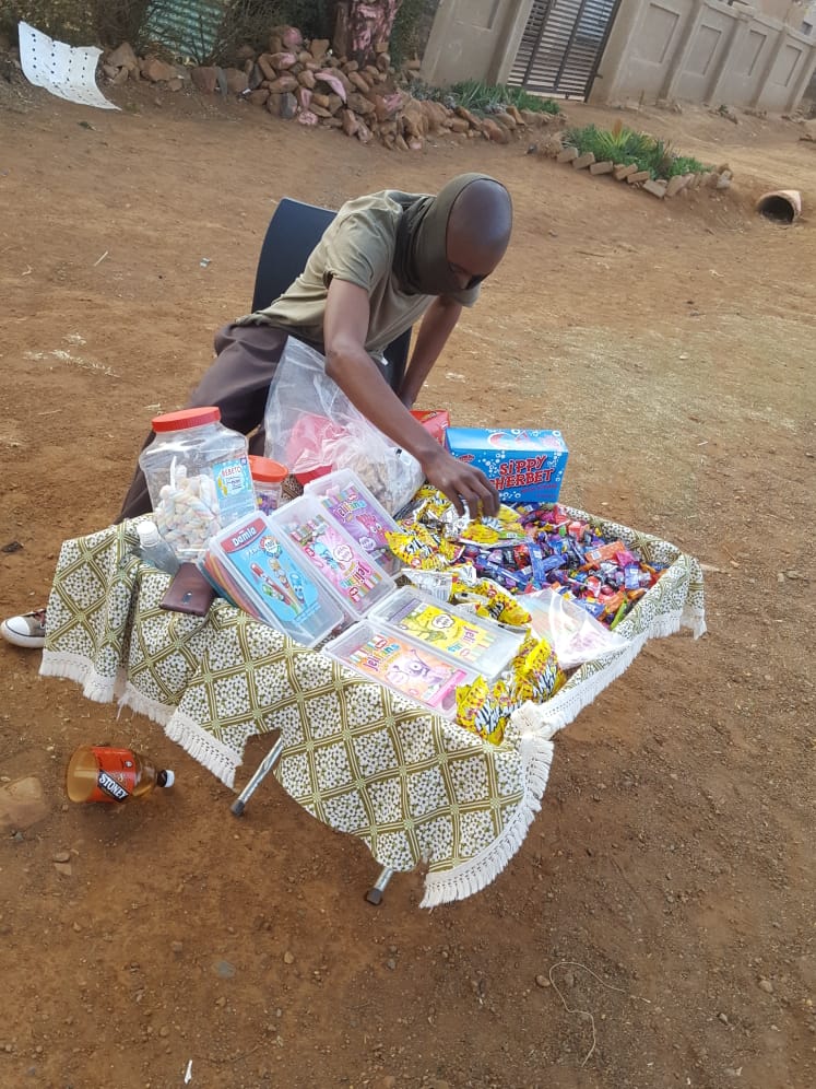 mphomokola's tweet photo. This is my side Hustle....

Wena?

Lets see reply with yours https://t.co/ybdk5zBpT1