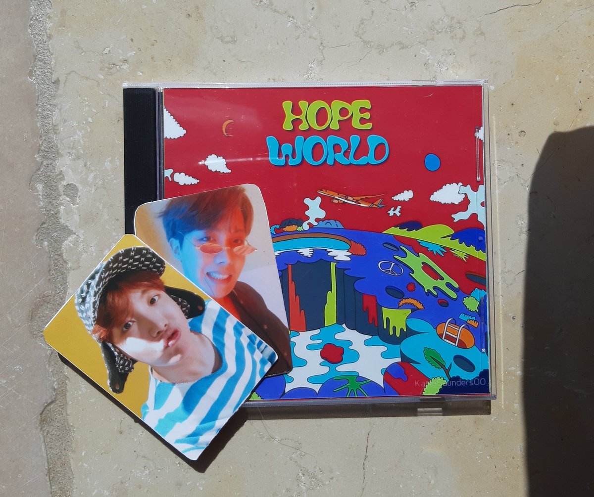 occhigentili's tweet photo. dato che la big hit non si decide a produrre la versione fisica di hope world l'ho fatto da sola
#HOBICORE #HopeWorld100thWin https://t.co/XqgT3fCVqb