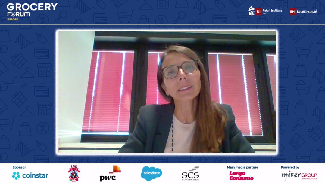 RetaiI_Italy's tweet photo. "La creazione di un sistema omnicanale si basa sulla centralit�� del cliente. Solo attraverso un instancabile ascolto del cliente, si riesce a creare un rapporto di fiducia" - Alessandra Franca Grendele, CIO, @CarrefourItalia.
#GroceryForumEurope #GFE20 https://t.co/zUT0mRY5Lr