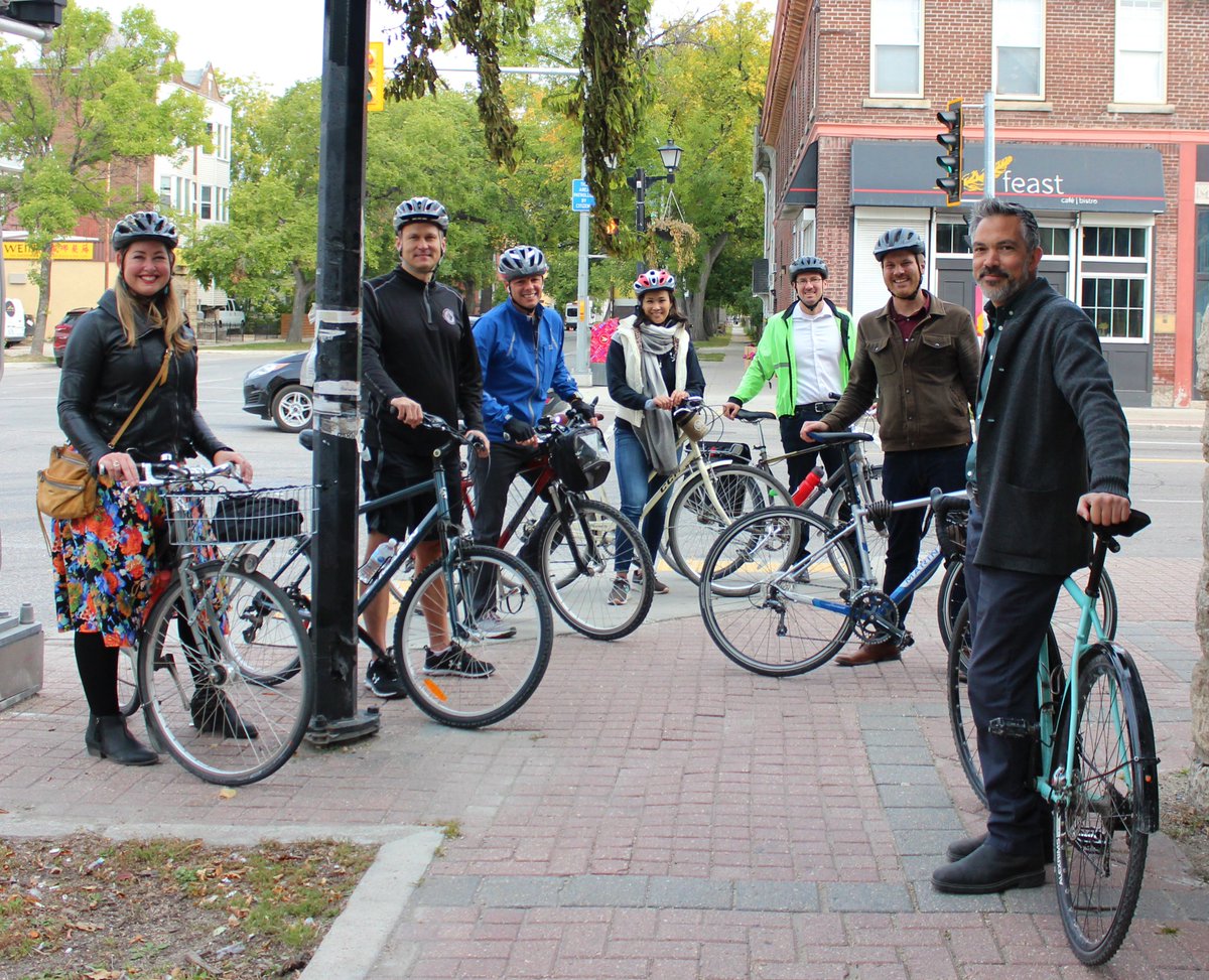 WpgWestEndBIZ's tweet photo. Thank you, @Mayor_Bowman , @Vivs4PDW and @mathieuallard for cycling the Central Winnipeg Loop with us this morning and checking out our business community in the West End! 

@DowntownWpgBIZ @Ex_District_Wpg @zegalski 

#centralwpgloop https://t.co/fdiGudTBbu