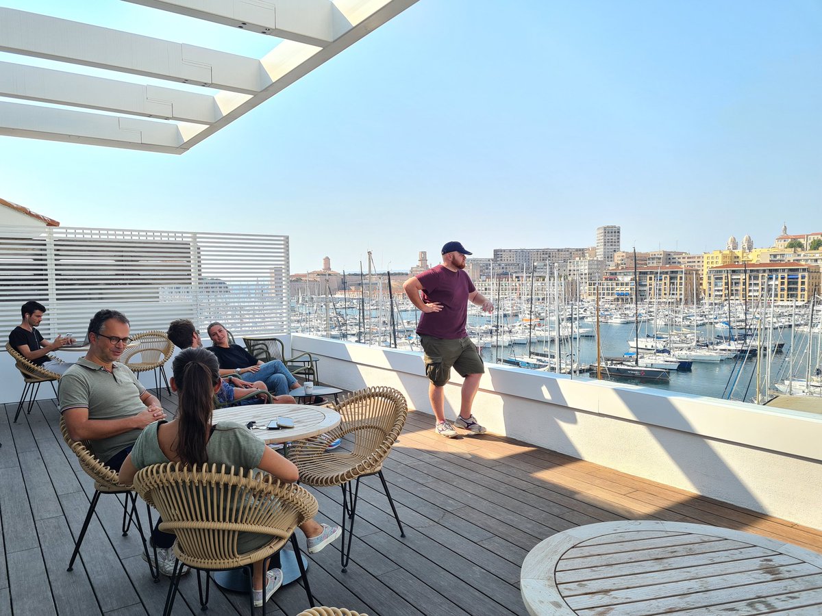 Ludivine_Bunel's tweet photo. #WORK
On est vraiment pas mal ici @NowCoworking 

#Marseille #Coworking #PopTheWork https://t.co/Wxx3QIcw0u