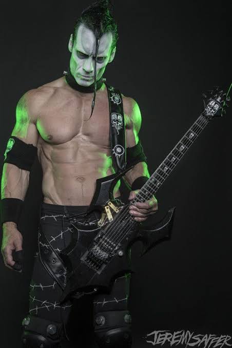 Happy birthday
Doyle Wolfgang von Frankenstein 
15 september 1964 Nueva Jersey   