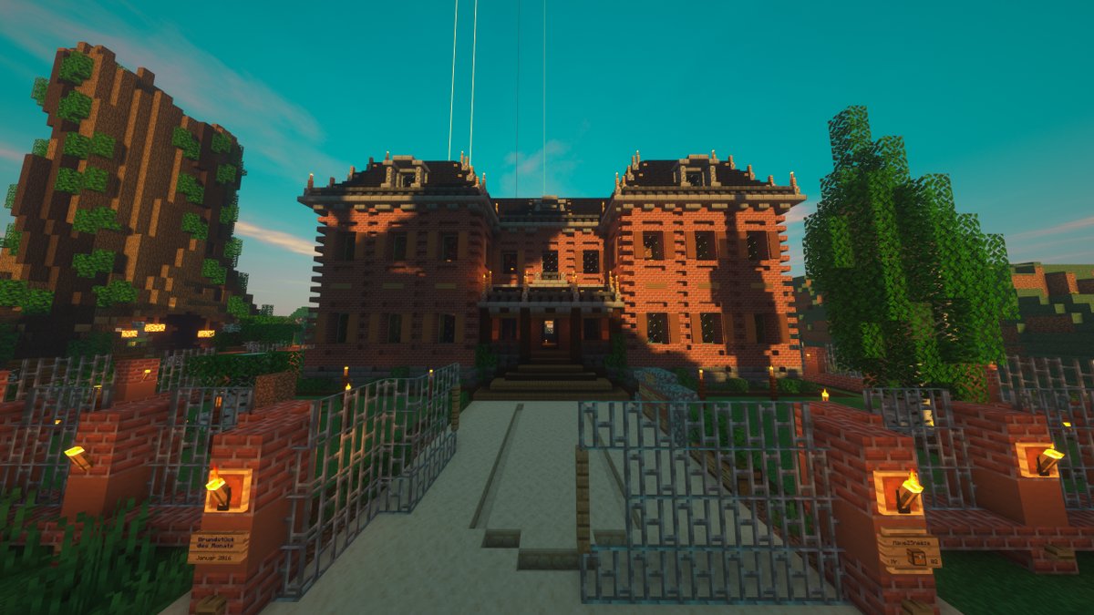 EonaMinecraft's tweet photo. Heute haben wir wieder ein Grundstück des Monats für euch und zwar aus dem Jahr 2016 des Monats Januar! Ihr wolltet schon immer in einer gemütlichen und altertümlichen Villa leben? Dann schaut auf jeden Fall bei Have2Sneeze‘s wunderbarem Grundstück auf Eona vorbei! https://t.co/j2oL91RONc