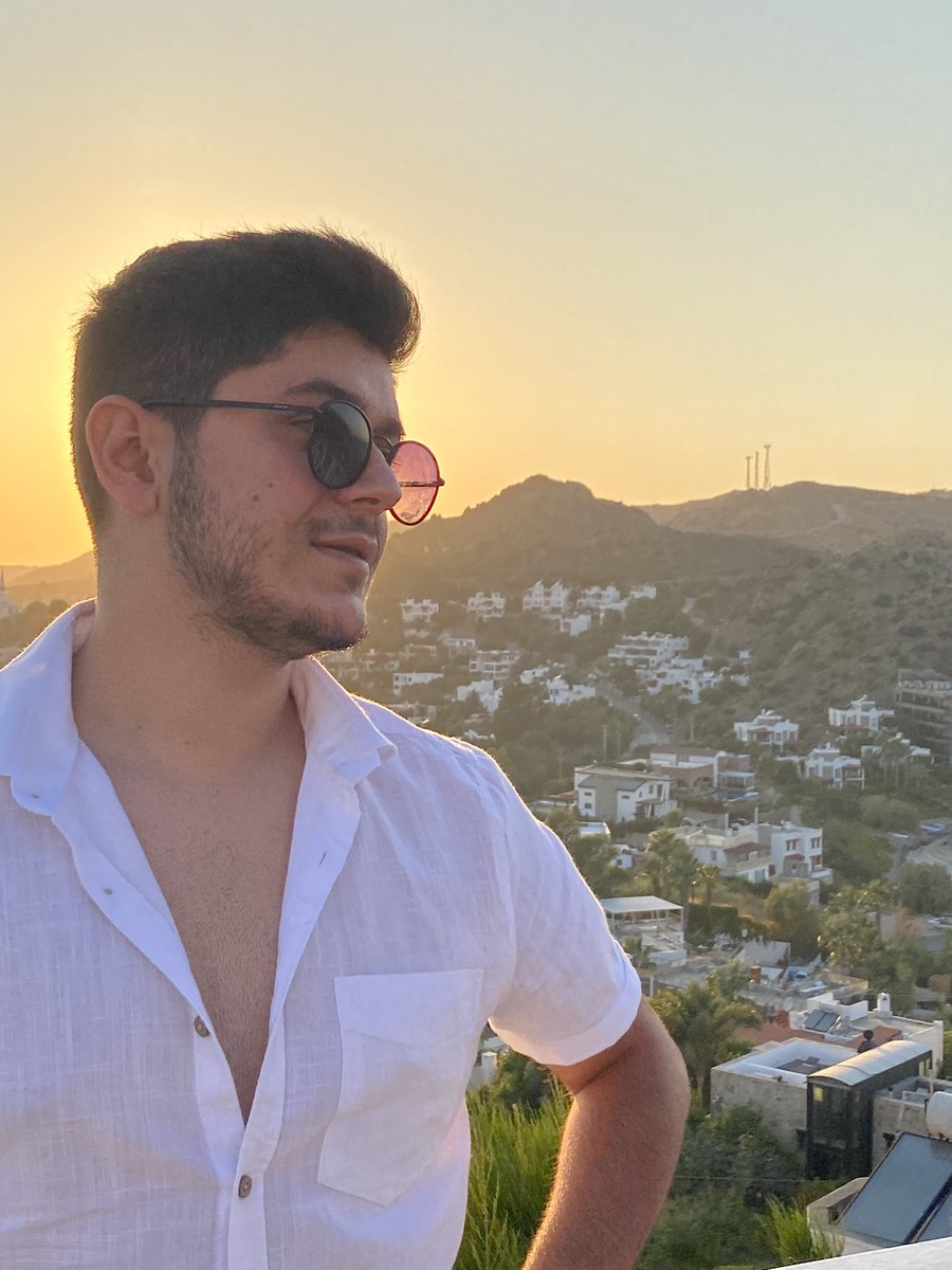 laringosskopat's tweet image. 6 aylık/23 
Gözlere bak 😂 #agechallenge