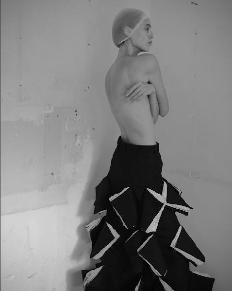 Avui, 15 de setembre a les 20h estrena de 'Unarchiving' de Txell Miras produït per <a href="/ESMA_Events/">ESMA</a> per <a href="/080_bcn_fashion/">080 Bcn Fashion</a>
Ho podràs veure a
080barcelonafashion.cat