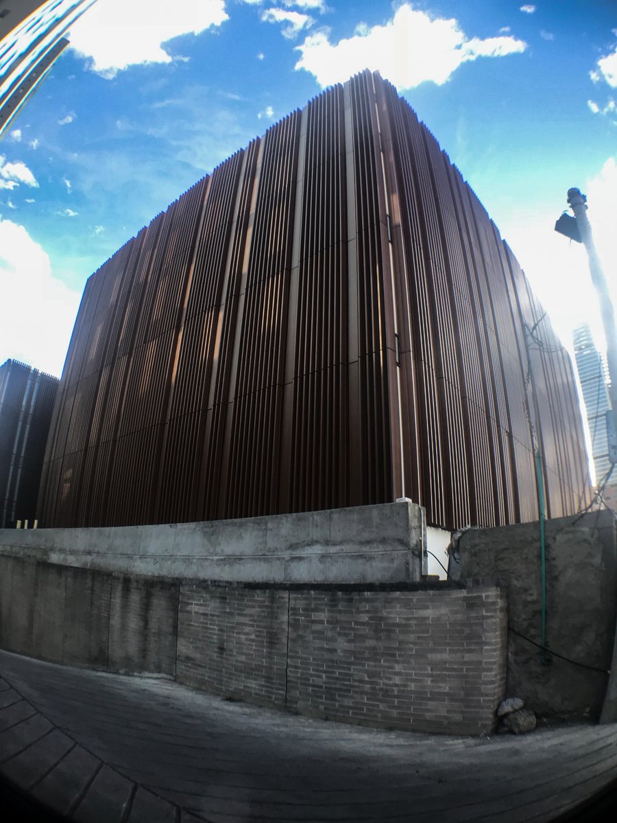 tadeolab's tweet photo. Fue creada en 1971 y su nueva sede se inauguró en 2019. Está ubicada cerca a las estaciones de Aguas y Universidades.
🤔🤔
Cuéntanos si sabes de qué obra arquitectónica hablamos👇👇
Conoce más de #Territorios y #LosLabs de #TadeoLab en
@Utadeo_edu_co @Katakijano https://t.co/aRQ0hxwIB5