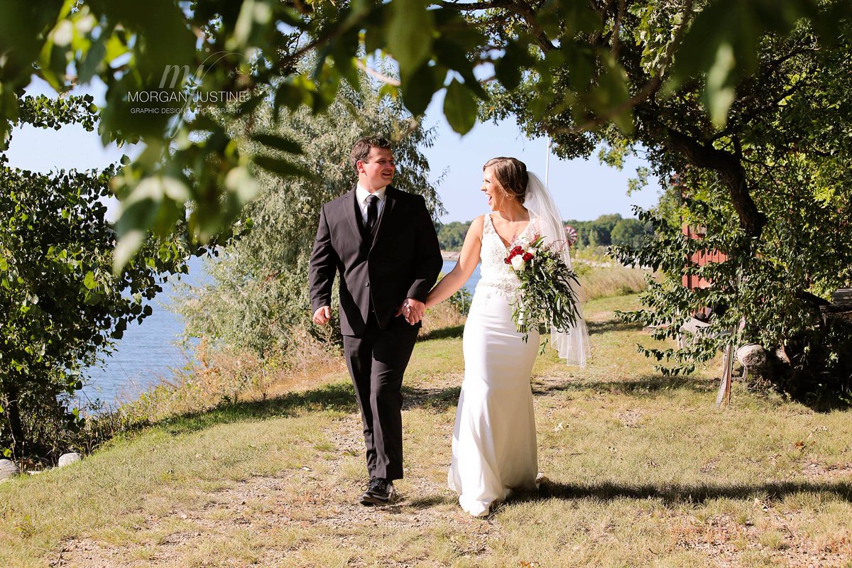 leahdhanson's tweet photo. A walk down the aisle this last weekend for Jason @RocknRollAgrnmy and Morgan @morgandhanson as he handed her over to Tanner #twitterlesstanner to start their new chapter together! We couldn’t have asked for a more beautiful day to celebrate these two! ♥️ https://t.co/4Ix7NkcOX4