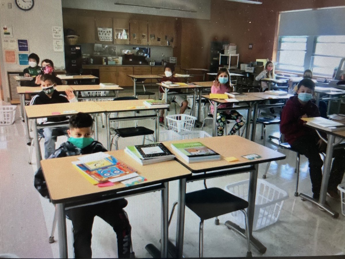 TheBatchBulldog's tweet photo. Grade 5 ready to go...#batchstudentsrock https://t.co/4e203u7DsS