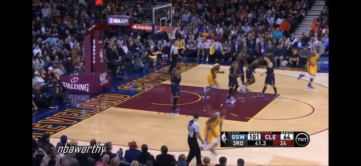 icedud2x's tweet photo. Curry was whipping bron ass that year https://t.co/LhSQqa7tFn