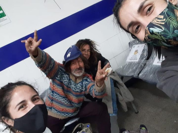 ongtransforma's tweet image. Volvemos a salir a nuestros recorridos de #Amigosdelacalle!!!!!!! Estaremos recibiendo aportes en comida ropa frazadas y dinero!!!! Todo suma y con tu ayuda podremos llegar a muchas más personas en situación de calle!!! 
#RoperoSocial
#Solidaridad