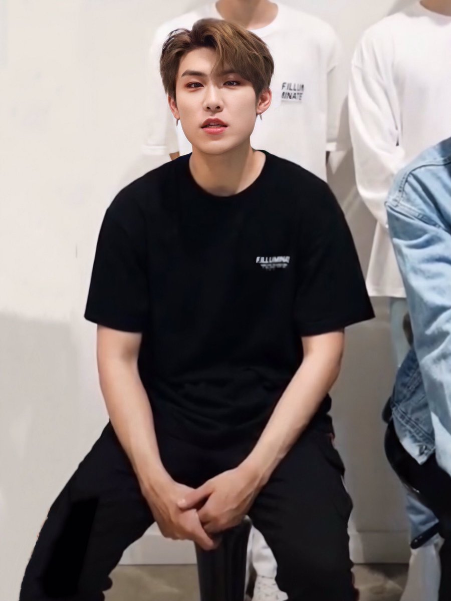 pwjfilm's tweet photo. You have a crush on him. 😳

#박우진 #PARKWOOJIN #WOOJIN #AB6IX #에이비식스 https://t.co/H8rFVnqXdO