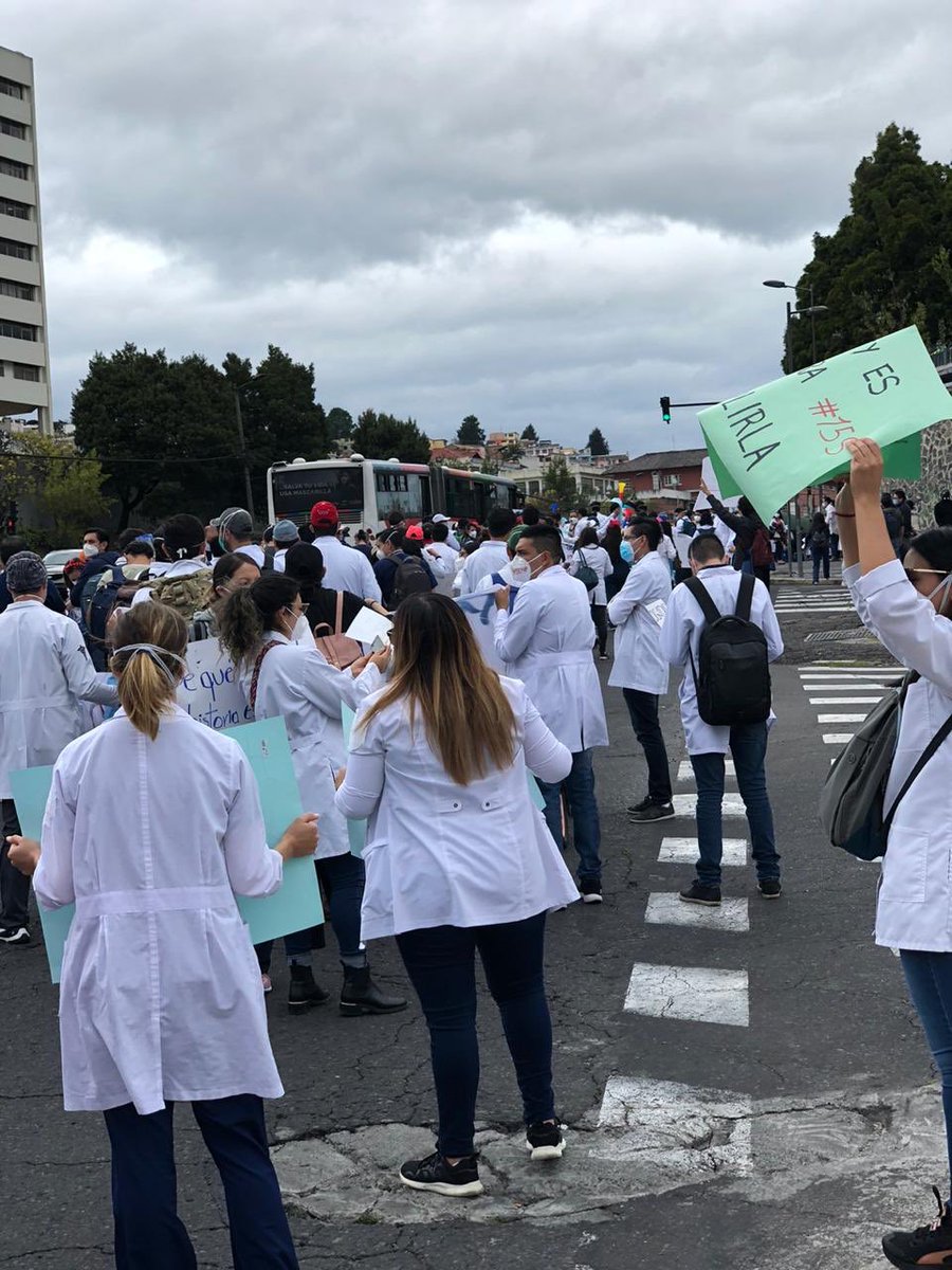 Anagabyb90Ana's tweet photo. #LeyHumanitariaYA #medicospostgradistas #ASEMP @MSPEcuador @Lenin @DrJuanCZevallos LOS MÉDICOS POSTGRADISTAS DEL ECUADOR MERECEN RESPETO, DIGNIDAD, Y QUE CUMPLAN SU PALABRA! TOTAL APOYO! https://t.co/nlK3LODsI1