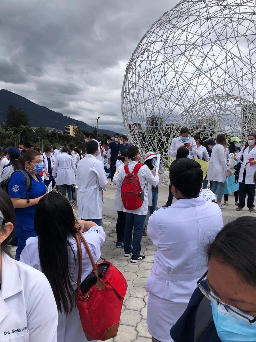 Anagabyb90Ana's tweet photo. #LeyHumanitariaYA #medicospostgradistas #ASEMP @MSPEcuador @Lenin @DrJuanCZevallos LOS MÉDICOS POSTGRADISTAS DEL ECUADOR MERECEN RESPETO, DIGNIDAD, Y QUE CUMPLAN SU PALABRA! TOTAL APOYO! https://t.co/nlK3LODsI1