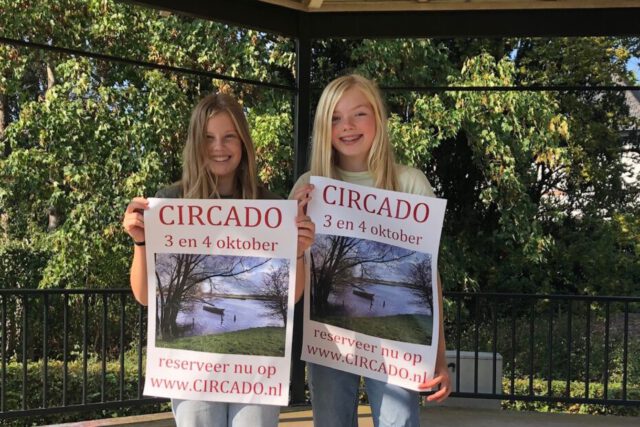 Reserveer voor Circado is.gd/PFZyaE De spandoeken hangen, de affiches zijn verspreid. Reserveer nu plaatsen voor Circado.