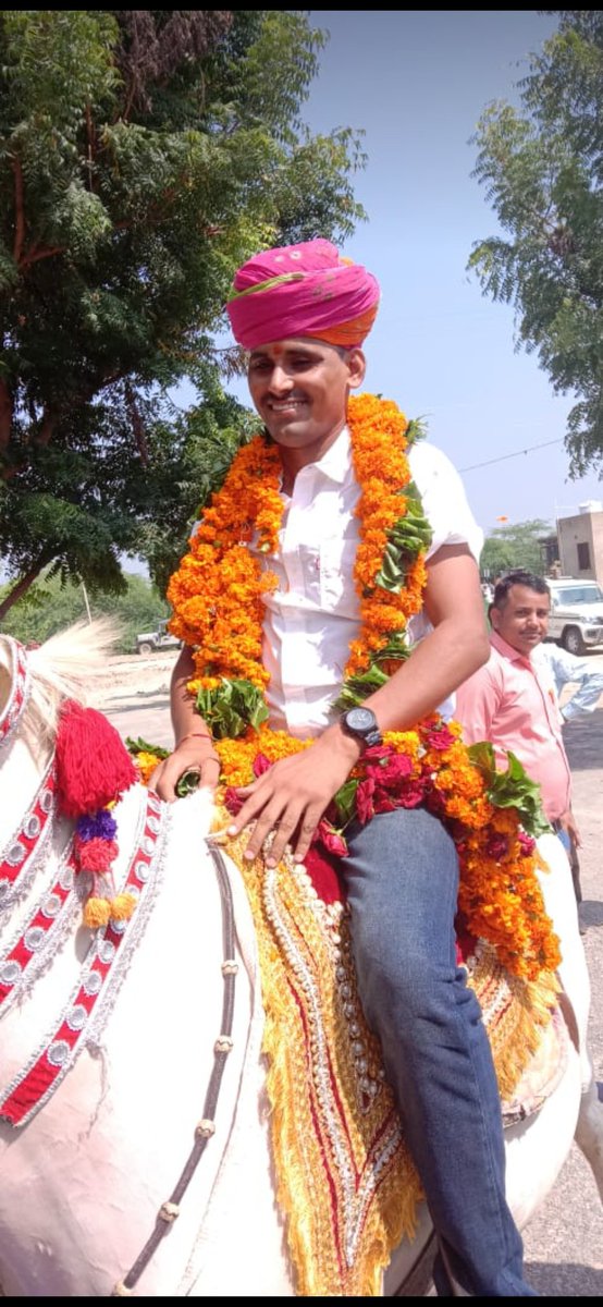 crazy_cop_'s tweet photo. धन्यवाद टीम पुलिस थाना पचेवर।।
नव पदस्थापन के लिए र���ानगी।।👏👏 https://t.co/THRkYSUOon
