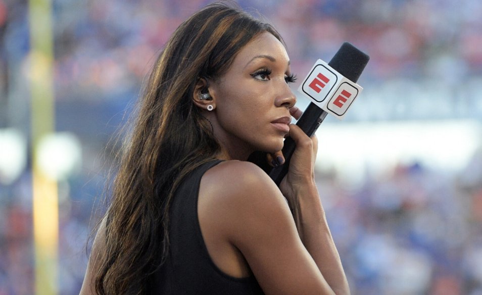 Awful Announcing On Twitter An Outrageous Remark About Maria Taylor S Attire On The Early Monday Night Football Telecast From Chicago Radio Host Dan Mcneil Drew Rebukes From Elle Duncan Jemele Hill And