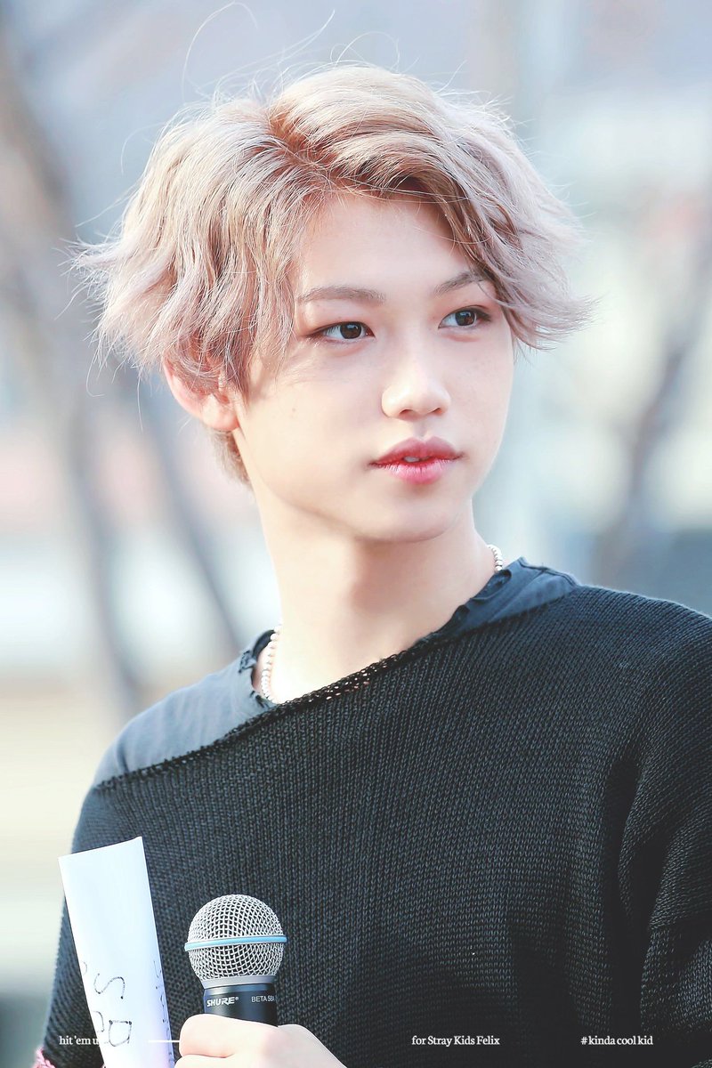 Blacknew15's tweet photo. HAPPY BIRTHDAY FELIX! I LOVE YOU SO MUCH YOU CUTIE.💜💜💜💜
#HappyBirthdayFelixStrayKids 
@Stray_Kids https://t.co/1tm6d0KiRp