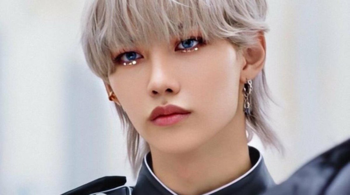 Blacknew15's tweet photo. HAPPY BIRTHDAY FELIX! I LOVE YOU SO MUCH YOU CUTIE.💜💜💜💜
#HappyBirthdayFelixStrayKids 
@Stray_Kids https://t.co/1tm6d0KiRp