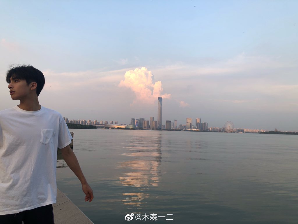 wildflower0325's tweet photo. 木森一二 weibo update #宋威龙 #songweilong https://t.co/VYkDiNhjh5