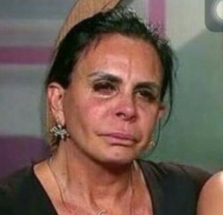 FernandaBalbu16's tweet photo. Vendo valores mesmo sabendo que não poderei comprar o iPhone 12 #AppleEvent https://t.co/3AWpOHDUmE
