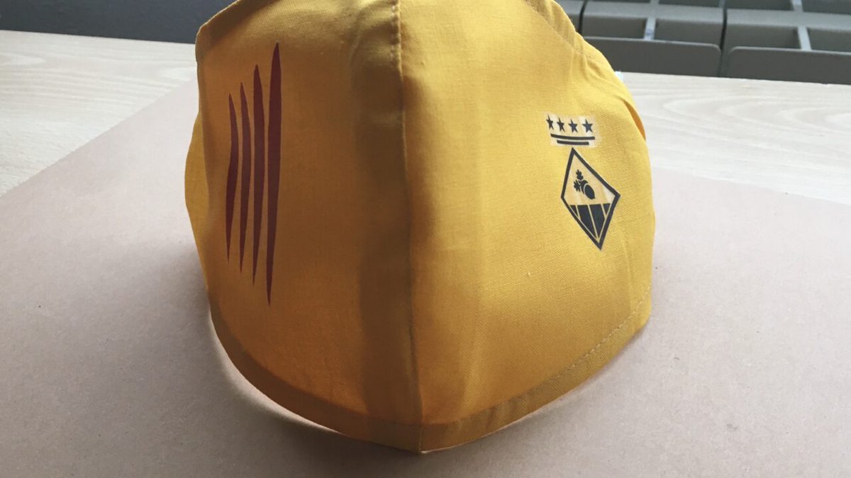 A veure, tuit seriòs a #SantEstevedelesRoures #SEdlR <a href="/st_esteveroures/">Ajuntament de Sant Esteve de les Roures</a> Tornaré a prendre comandes a persomasks.com per a la mascareta rourenca. Higíenica, 100% cotó amb protecció antibacteries (30 rentades) i butxaca de filtres (passats 30) Interessats envieu missatge!