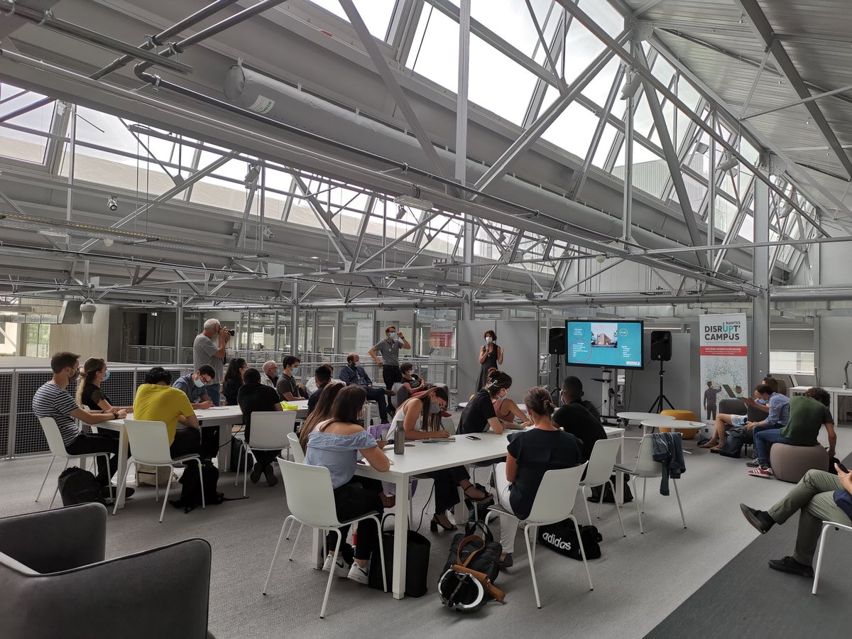 DiaferiaGe's tweet photo. Lancement de la 3ème promo du @DisruptCampus44 à la @Halle6Ouest !!! Bienvenue à nos 20 étudiants et 4 porteurs de projets: @GroupeLaPoste, @sncf, @NielsenConcept, @nantesfr. Une belle année en perspective avec la création du Disrupt'Hub et l'hybridation de la formation. https://t.co/cjxekP8Pya