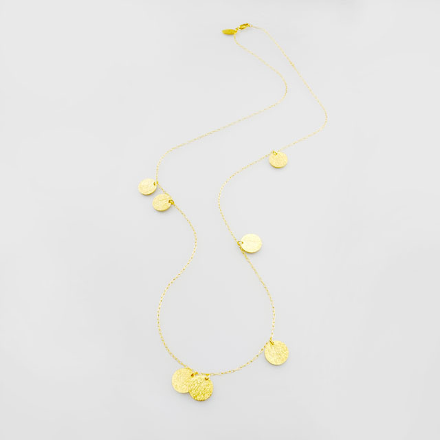 JudithXJules's tweet photo. Here comes the sun ☀️ 
Shining like sunbeams 💫  the JUNE necklace!

Alternating seven small tags creates a simple but extravagant design. This asymmetrical necklace is a modest statement piece. The brushed surfaces add a dazzling touch to these timeless pendants. https://t.co/Ccqqoyr5AY