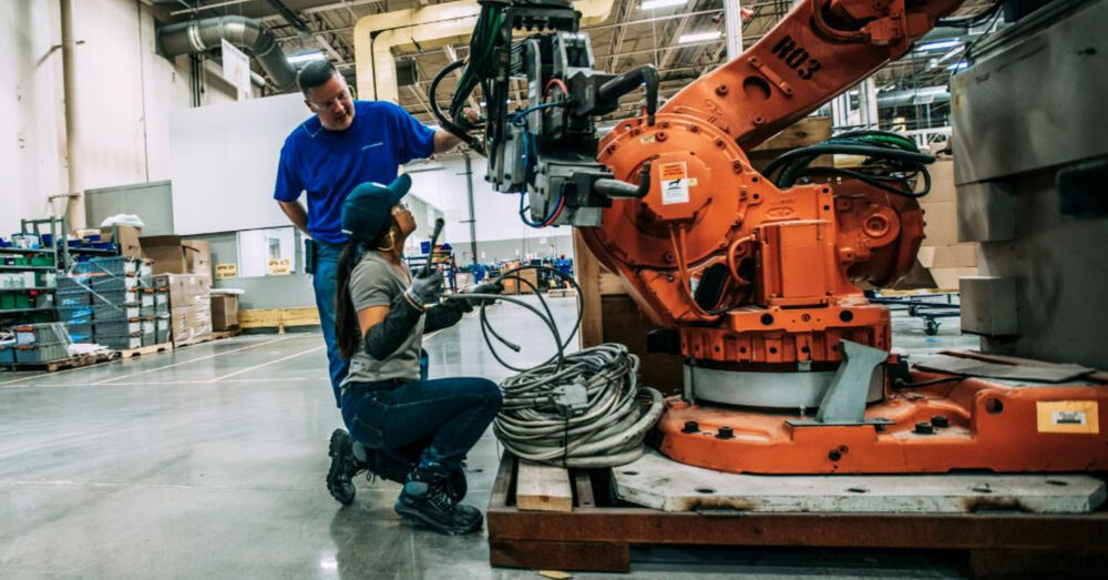 RedWingShoesSac's tweet photo. We know your workers’ safety is your #1 priority. Partnering with Red Wing for Business means ensuring they’re outfitted with our purpose-built safety footwear, while also saving your company time and money. #redwing #boots #redwingboots https://t.co/0ft2cG6NeA https://t.co/ZBleywcNAN