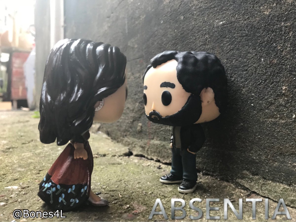 Bones4L's tweet photo. Emily: Why are you here?
Cal: I had vacation days. I thought it would be a good time of the year to see Berlin.
recreating Absentia scenes funko style 😉
#Absentiacustomfunkopops #AbsentiaSeason3 #EmilyByrne #StanaKatic #CustomMadeByMe @EvilWillPascoe https://t.co/Rllj6IPgyM