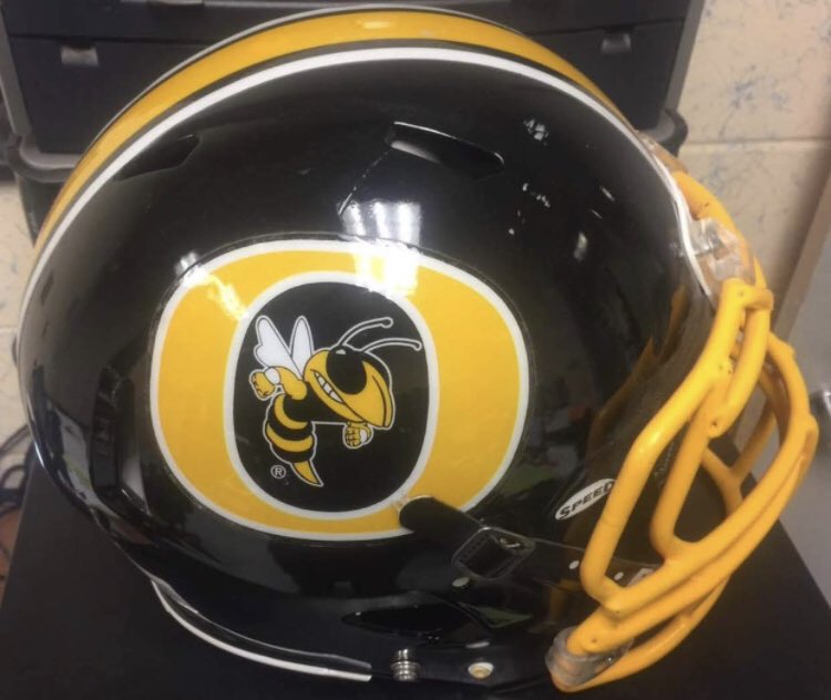 CoachSmith_MHS's tweet image. It’s Game Day at the hive!Tonight we take on the LAJH Tigers. 6:00pm at OHS. The guys are focused and committed to our team goal.  That’s to Go ALL OUT, ALL GAME, ALL SEASON, AND FINISH EACH WEEK 1-0!!! Week 1 is here, let’s get it!!!! #OAKLEAFSTRONG #OAKLEAFBUILT
@oneclaysports